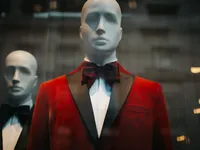 Wearing ties different colors